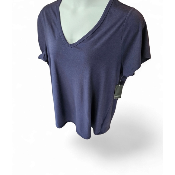 TorridPlus Size Classic Fit  Navy Blue V-Neck Short Sleeve Tee 2X - Picture 3 of 14